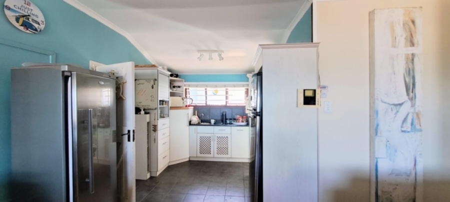 4 Bedroom Property for Sale in Perlemoenbaai Western Cape